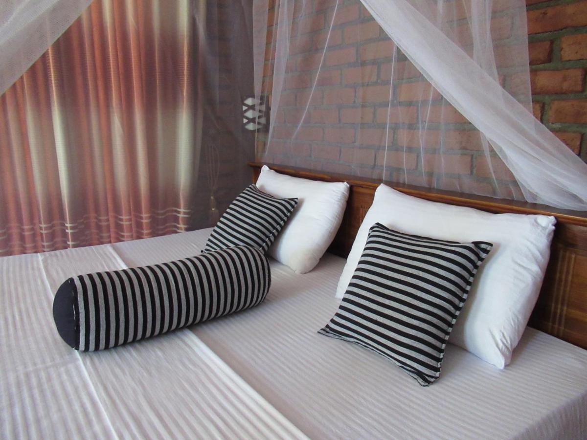 Bed and Breakfast The Rezt à Ella Extérieur photo